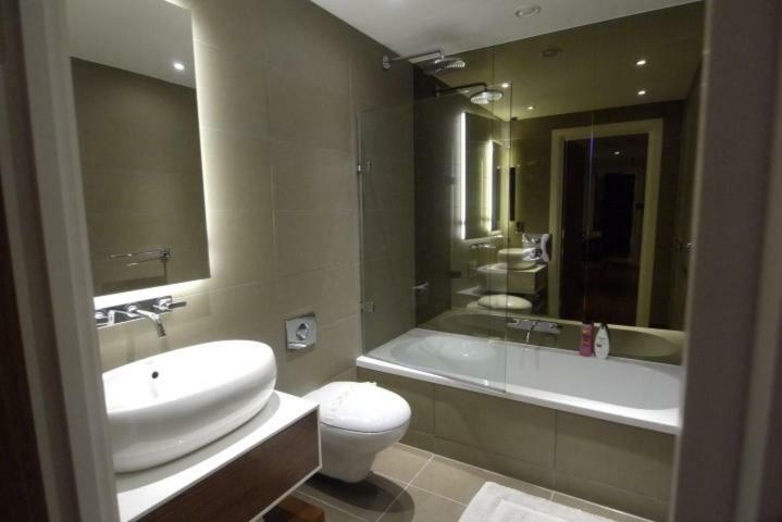 One Commercial Street Apartment London Exteriör bild